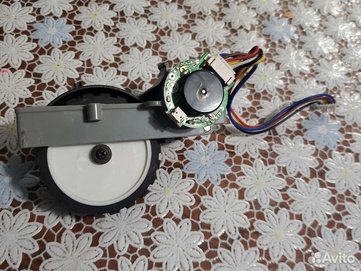 Мотор колесо для пылесоса 14.4v