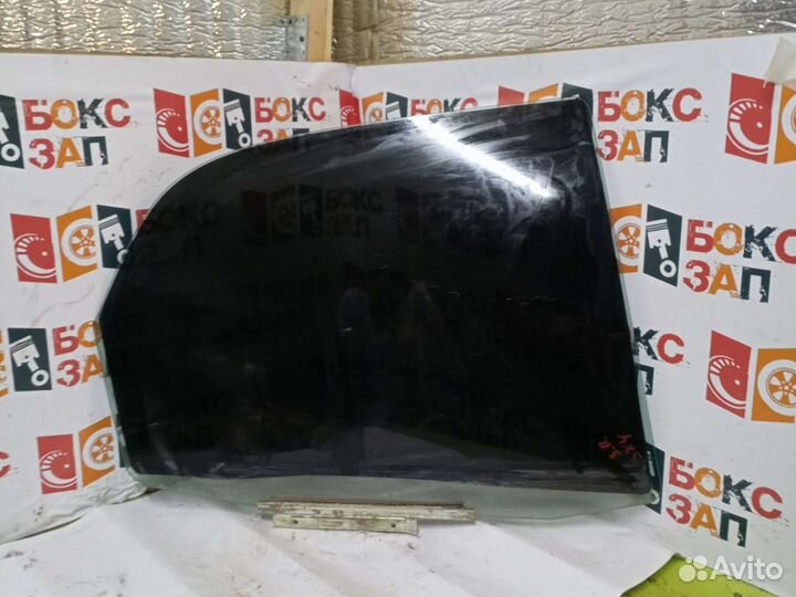 Стекло двери заднее правое Suzuki SX4 2010