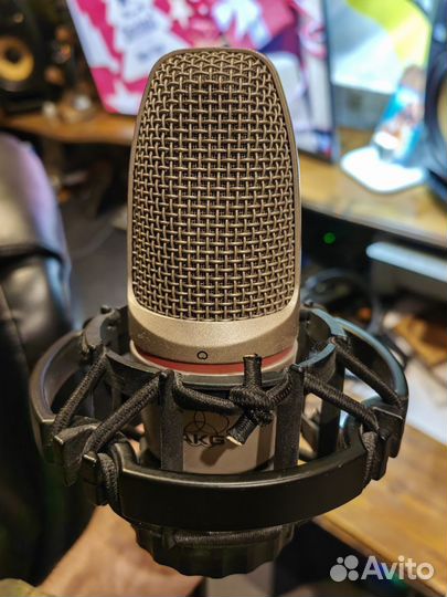 Студийный микрофон