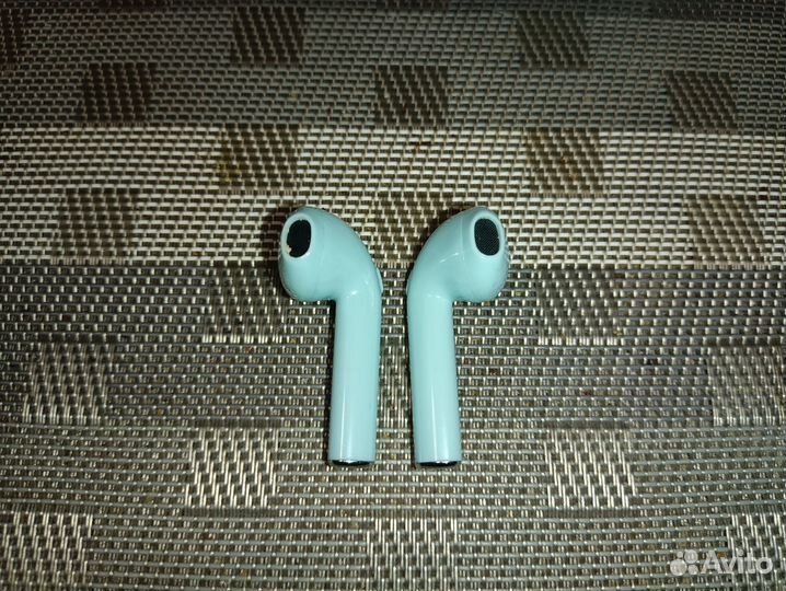 Беспроводные наушники TWS белые