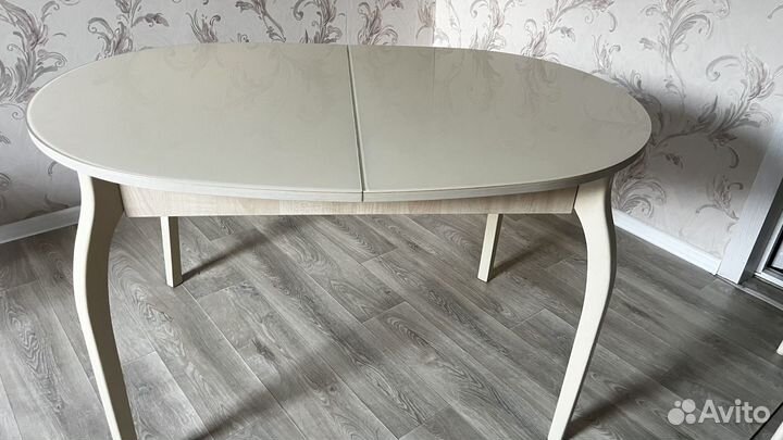 Кухонный стол