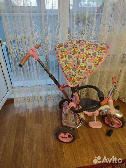 Детский велосипед с ручкой