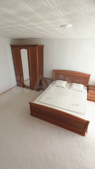 Дом 225,3 м² на участке 12 сот.