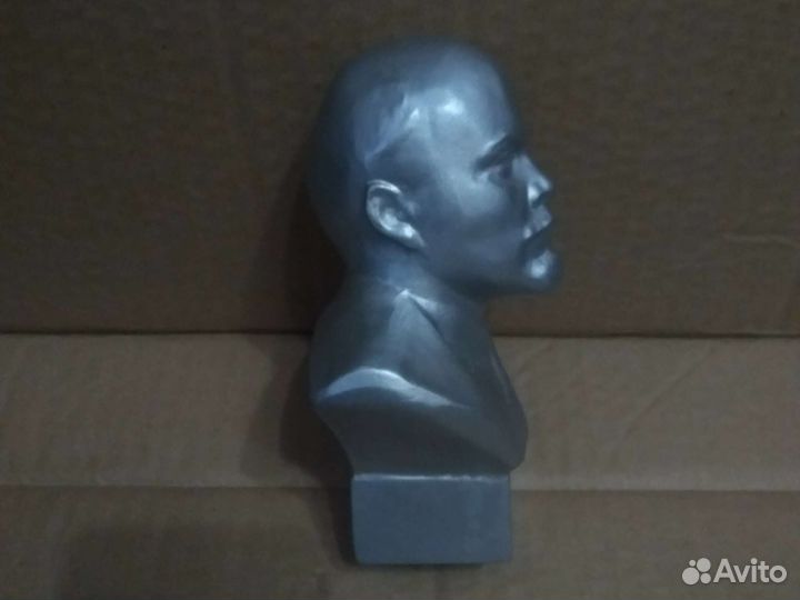Бюст Ленина