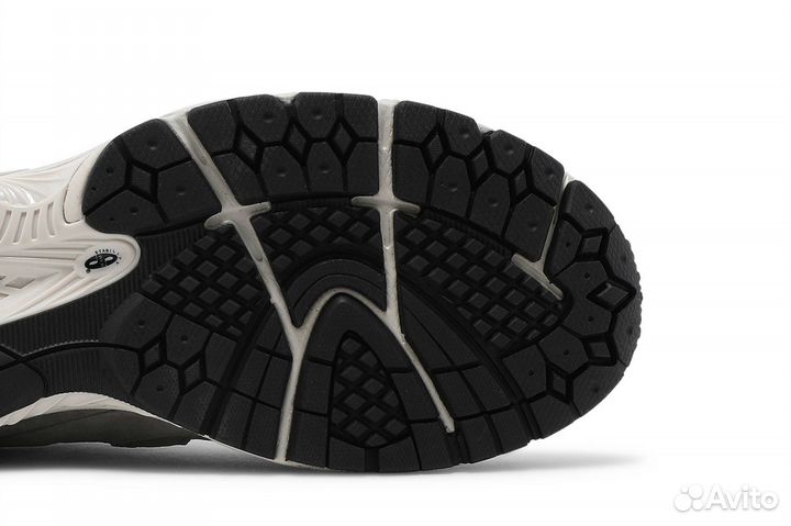 Кроссовки New Balance 2002R 'Marblehead' ML2002RC