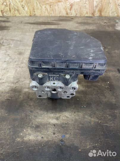 Блок abs nissan fuga y51