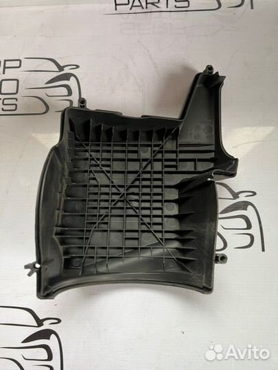 Крышка воздушного фильтра Ford Focus 3 CB8 1.6L