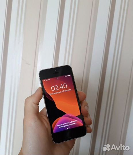 Телефон iPhone se 2016