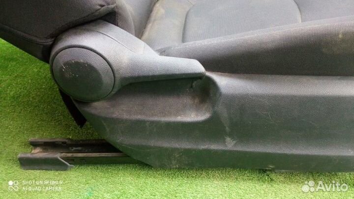 Сиденье переднее правое Toyota Corolla