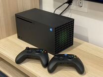 Xbox series X + 2 геймпада + игры