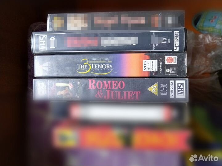 Видеокассеты с фильмами