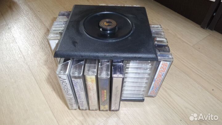 Стойка для аудиокассет
