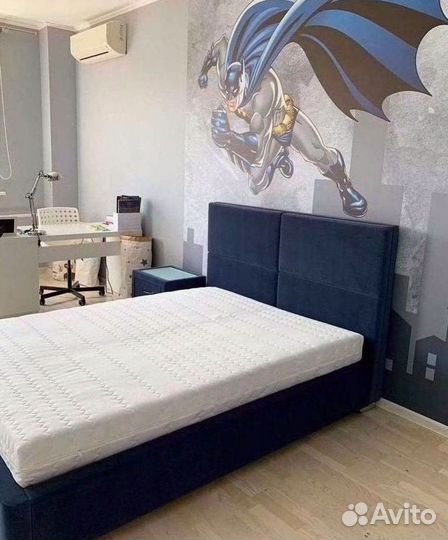 Кровать с мягким изголовьем