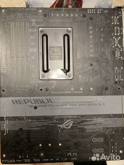 Материнская плата asus ROG strix B550-f gaming