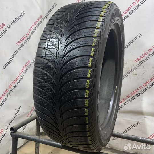 Goodyear UltraGrip 215/55 R17 94T