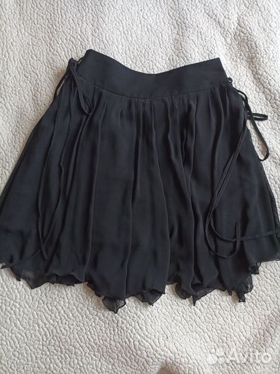 Черная мини-юбка