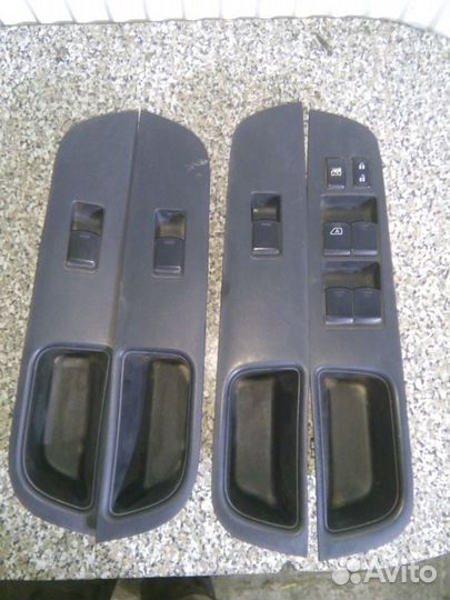 Блок управления стеклоподъемниками Ниссан Тиида