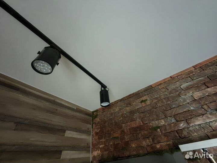 Светильник потолочный трековый