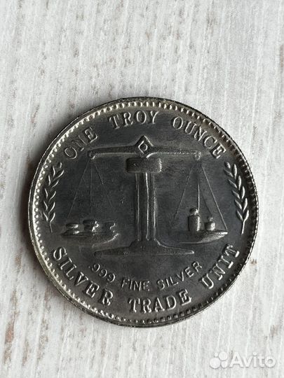 Один доллар США