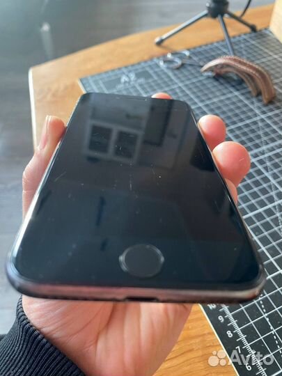 iPhone 8, 64 ГБ