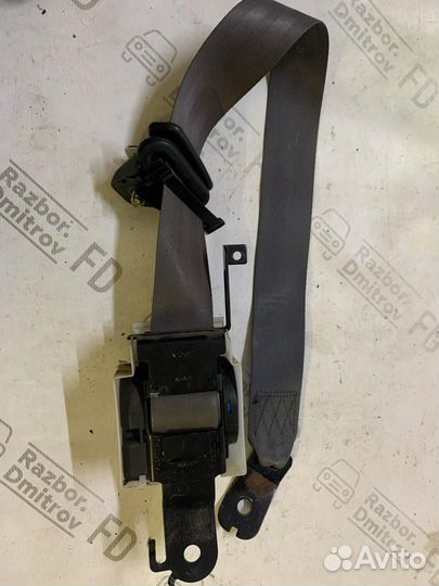 Ремень безопасности комплект Mitsubishi Galant 6