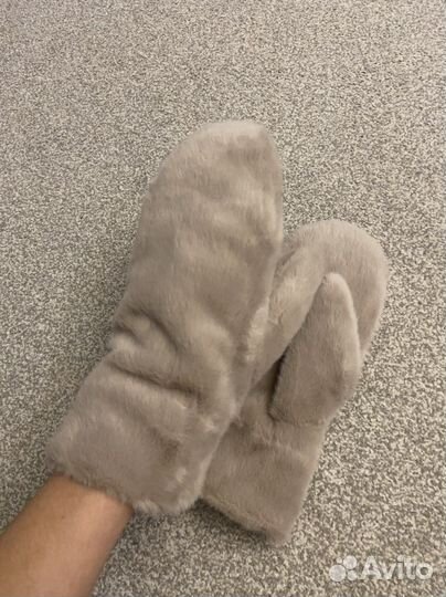 Меховые варежки