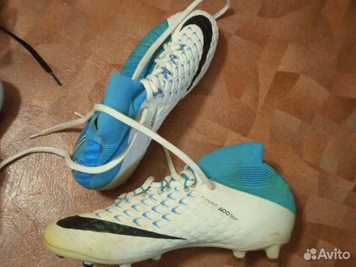 Футбольные бутсы nike