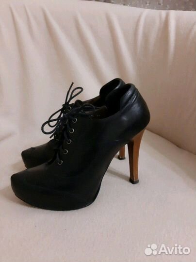 Ботильоны кожаные 38 р