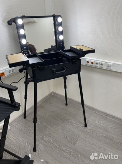 Аренда мобильного стола-студии для визажиста
