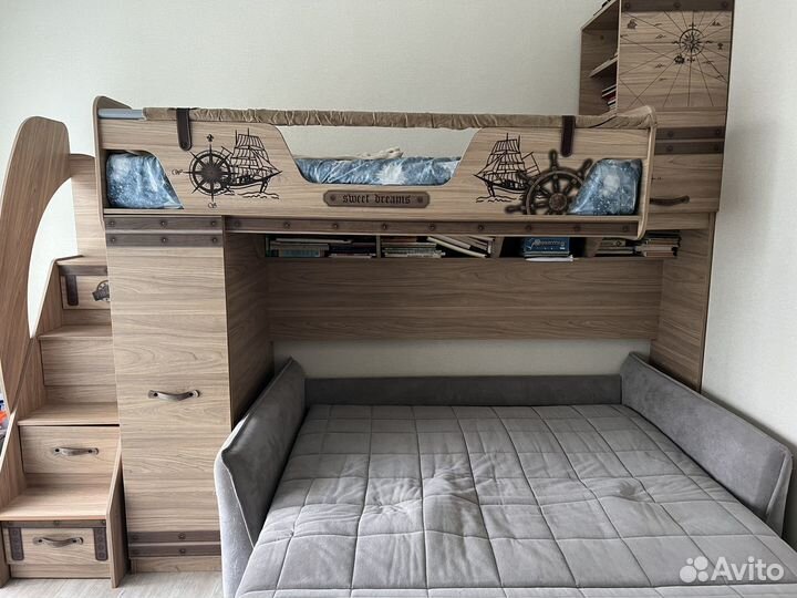 Кровать -чердак бу со столом