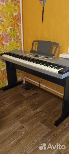 Электронное пианино Yamaha Dgx-520