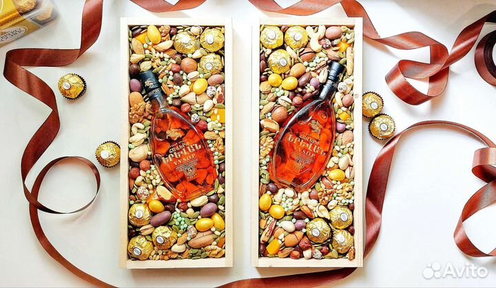 Подарок из орехов и сухофруктов в коробе