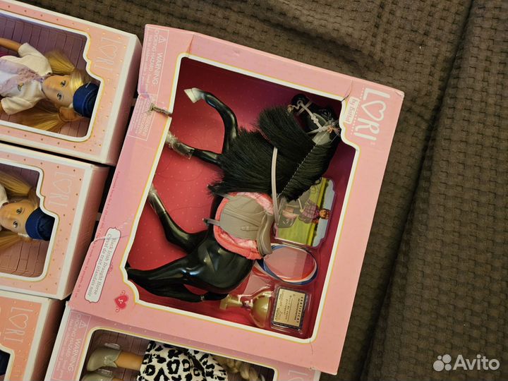 Куклы и лошадка lori