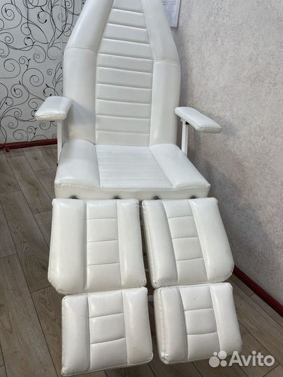 Кресло для педикюра,кушетка