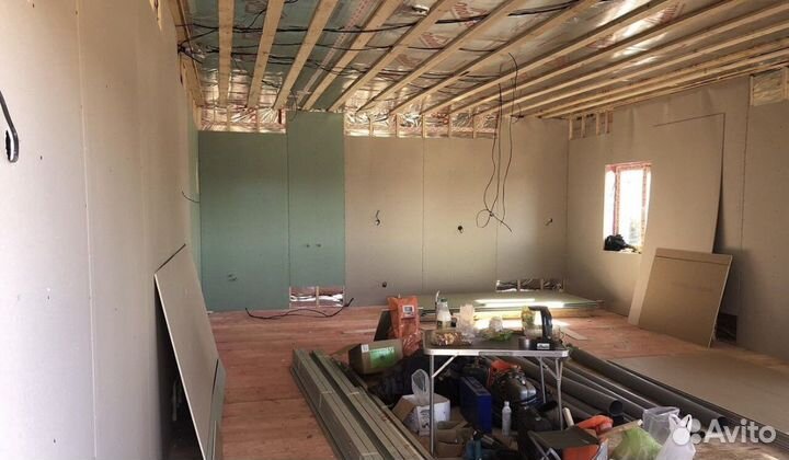 Бригада строителей