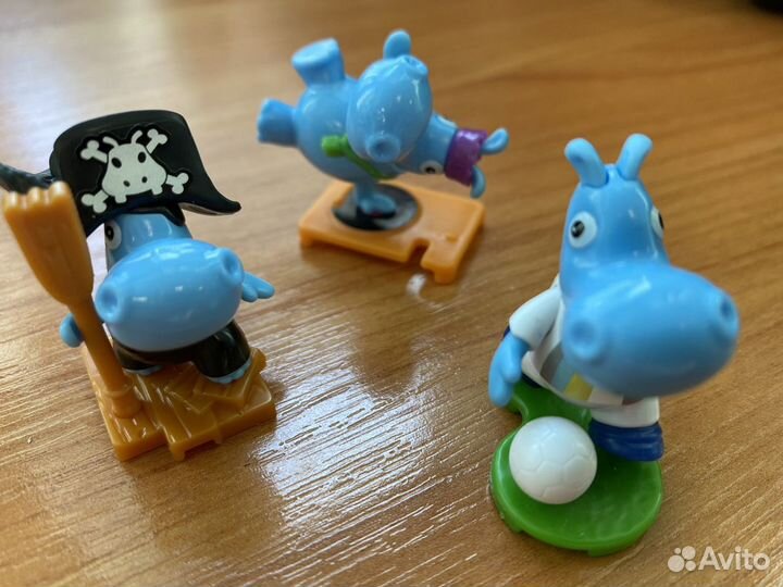 Киндеры смурфики и бегемотики