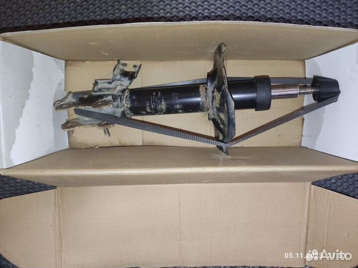 Стойка передняя левая almera n16