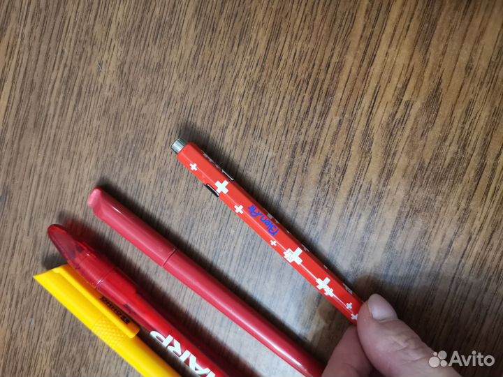 Ручки шариковые с логотипами брендов в коллекцию