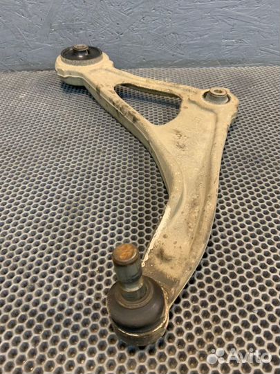 Рычаг подвески передний правый Nissan Teana L33