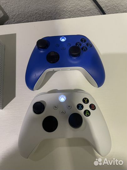 Xbox series S + 2 геймпада