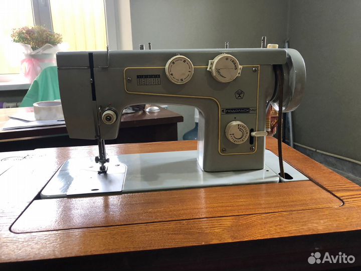 Швейная машина Подольск 142