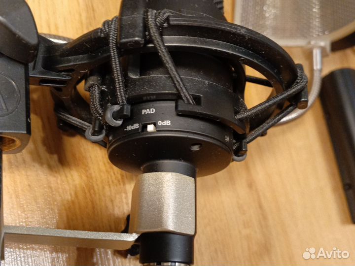 Студийный микрофон Audio Technica AT2035 комплект