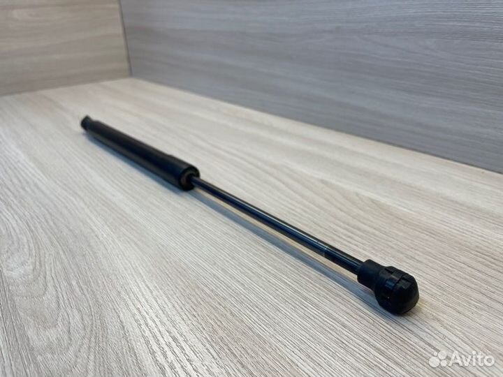 Амортизатор двери багажника LADA X-Ray