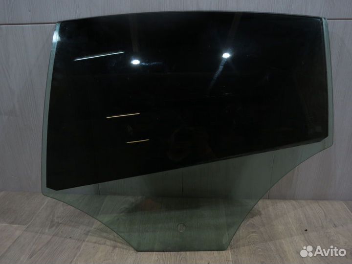 Стекло заднее левое Jaguar XF