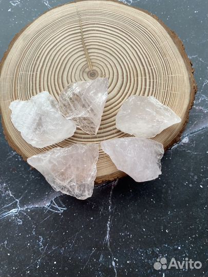 Розовый кварц натуральный камень