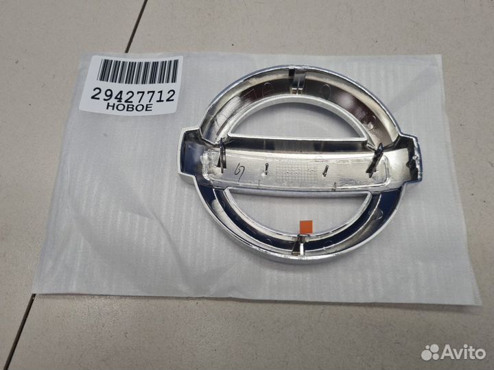 Эмблема Nissan Qashqai J11E 2014