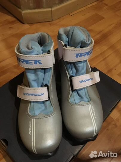 Лыжные ботинки р.36