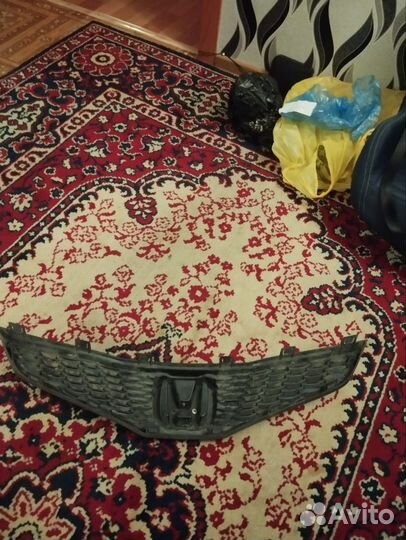 Решетка радиатора хонда фит