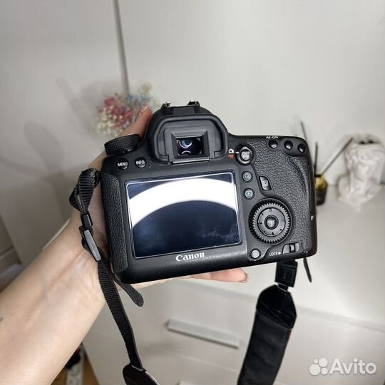 Зеркальный фотоаппарт Canon 6D с Wi-Fi комплект