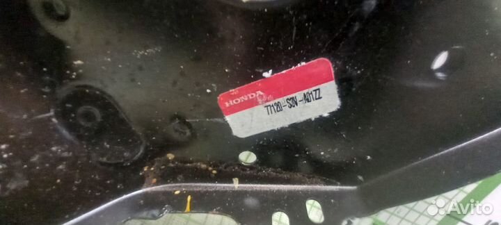 Кронштейн панели торпедо центральный Acura Mdx